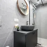 Superb River Views 2br Flat - Location Apartamento