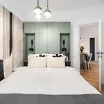 Superb River Views 2br Flat - Location Bucareste