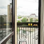 Superb River Views 2br Flat - Location Apartamento