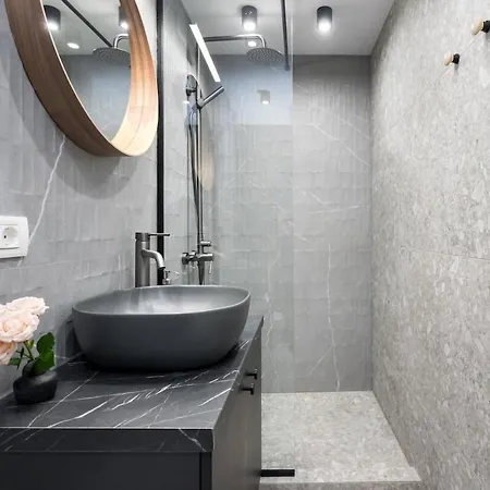 Superb River Views 2br Flat - Location Bucharest