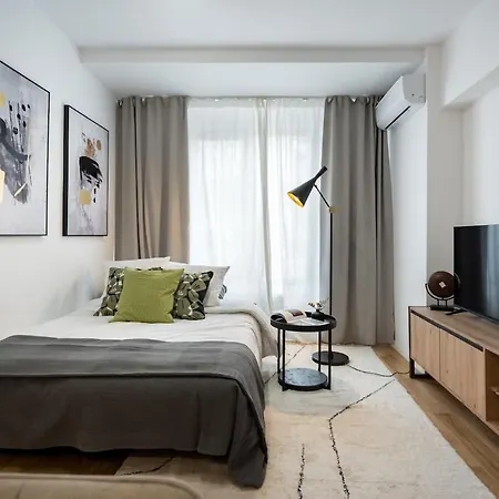 Superb River Views 2br Flat - Location Bucarest