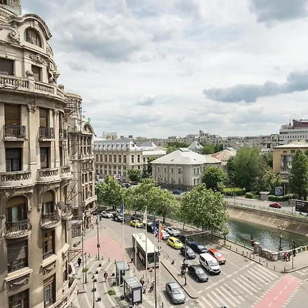 Superb River Views 2br Flat - Location