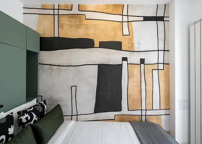 Superb River Views 2br Flat - Location Апартаменти *