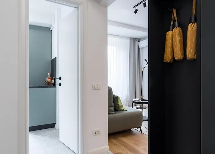 Апартаменти Superb River Views 2br Flat - Location *