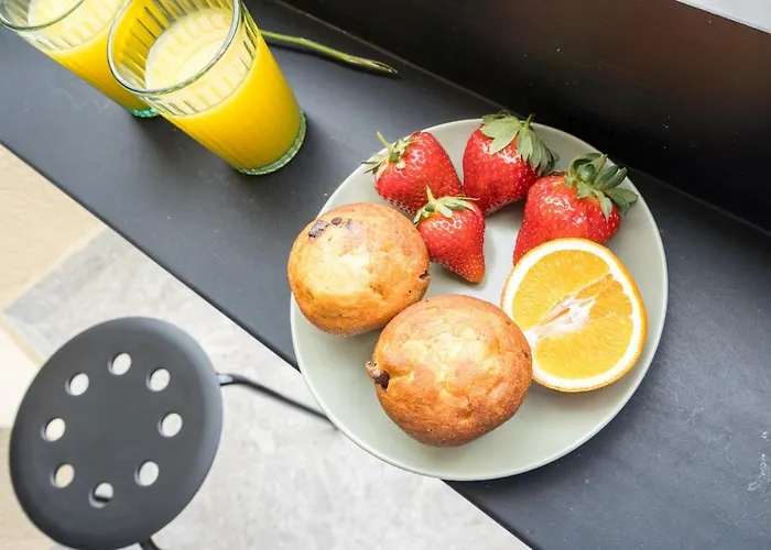 Superb River Views 2br Flat - Location