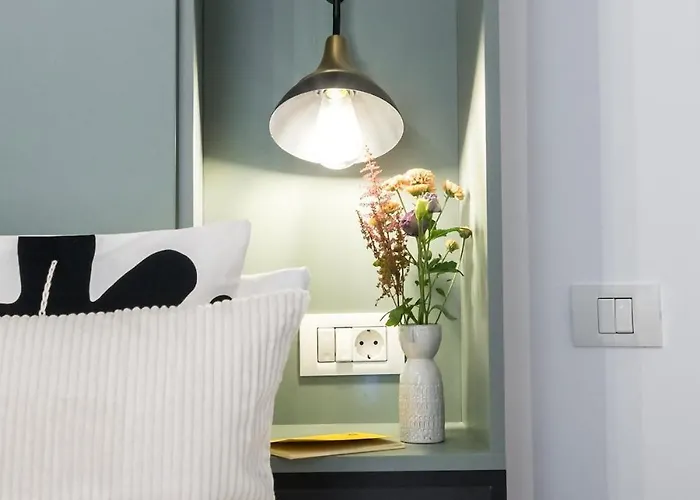 Superb River Views 2br Flat - Location *