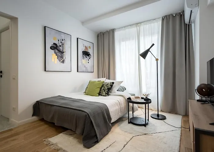 Superb River Views 2br Flat - Location Bucureşti