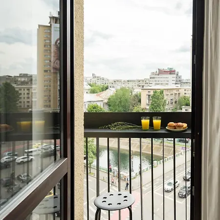 Superb River Views 2br Flat - Location شقة