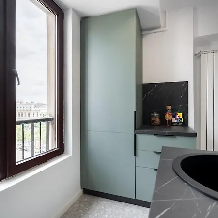 Superb River Views 2br Flat - Location Apartman