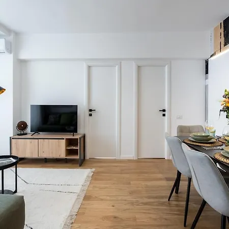 Superb River Views 2br Flat - Location * Βουκουρέστι