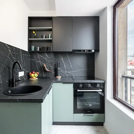 Superb River Views 2br Flat - Location Apartman *