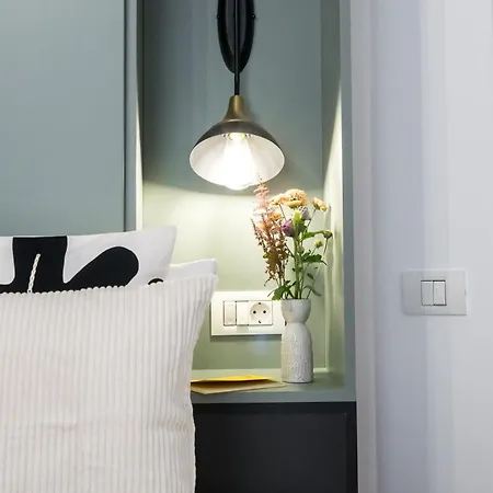 Superb River Views 2br Flat - Location *